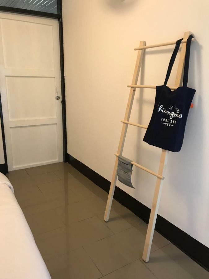 Cozy By Funwahn Bed & Breakfast Chiang Mai Exterior foto