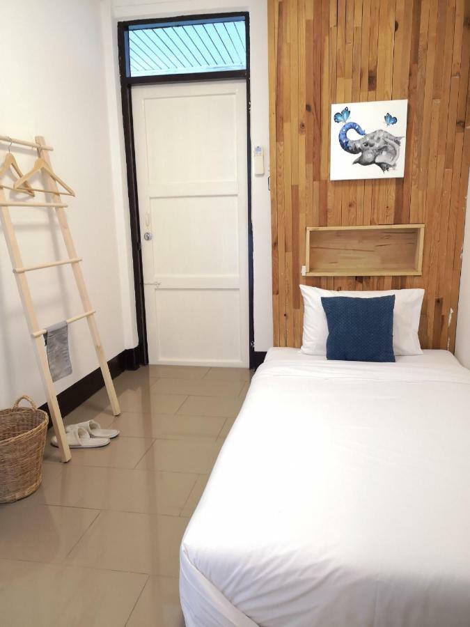 Cozy By Funwahn Bed & Breakfast Chiang Mai Exterior foto